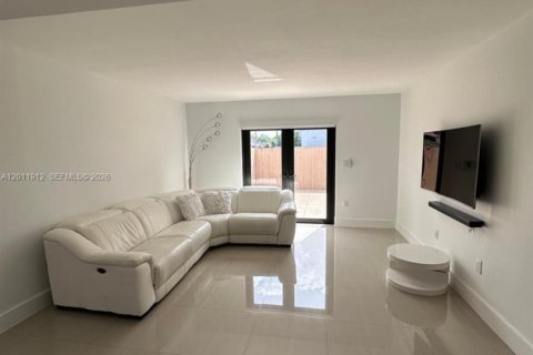 Condo in Miami, Florida, 2 bedrooms № 2074909 - photo 16