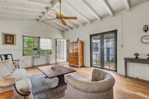 Villa ou maison à vendre à Miami, Floride: 2 chambres, 119.01 m2 № 2065789 - photo 5