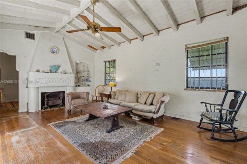 Villa ou maison à vendre à Miami, Floride: 2 chambres, 119.01 m2 № 2065789 - photo 4