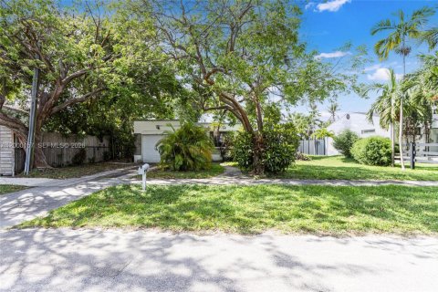 Villa ou maison à vendre à Miami, Floride: 2 chambres, 119.01 m2 № 2065789 - photo 27