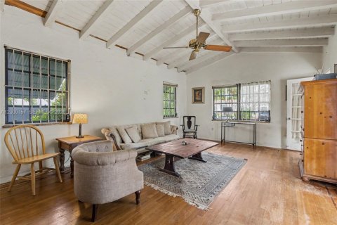 Villa ou maison à vendre à Miami, Floride: 2 chambres, 119.01 m2 № 2065789 - photo 7