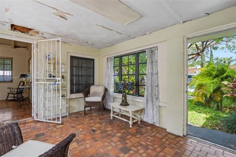 Villa ou maison à vendre à Miami, Floride: 2 chambres, 119.01 m2 № 2065789 - photo 19