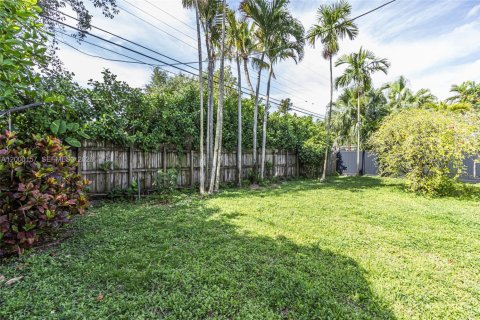 Villa ou maison à vendre à Miami, Floride: 2 chambres, 119.01 m2 № 2065789 - photo 25