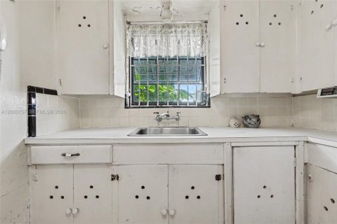 Villa ou maison à vendre à Miami, Floride: 2 chambres, 119.01 m2 № 2065789 - photo 13