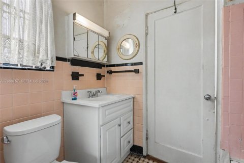 Villa ou maison à vendre à Miami, Floride: 2 chambres, 119.01 m2 № 2065789 - photo 18