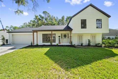 House in Valrico, Florida 4 bedrooms, 161.19 sq.m. № 2310457