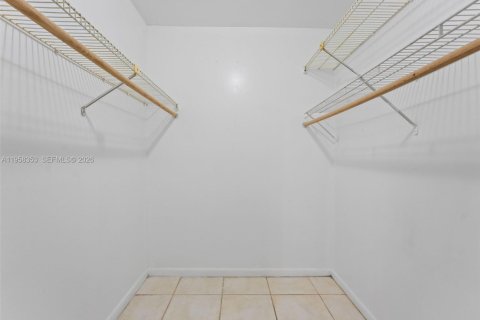 Condominio en venta en Miami, Florida, 2 dormitorios, 84.54 m2 № 2017672 - foto 16