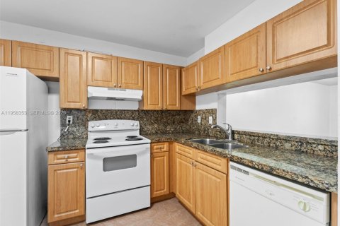 Condominio en venta en Miami, Florida, 2 dormitorios, 84.54 m2 № 2017672 - foto 5