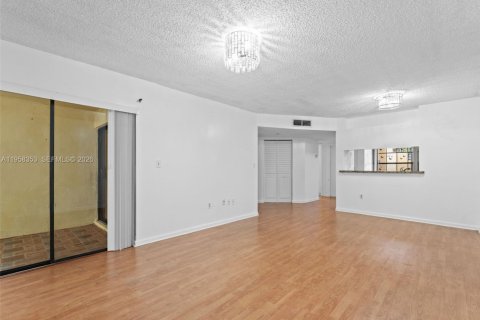 Condominio en venta en Miami, Florida, 2 dormitorios, 84.54 m2 № 2017672 - foto 14