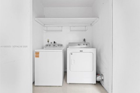 Condominio en venta en Miami, Florida, 2 dormitorios, 84.54 m2 № 2017672 - foto 25