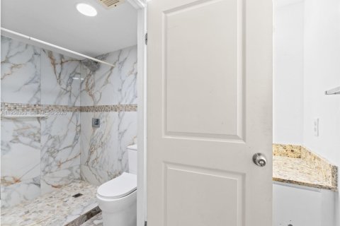 Condominio en venta en Miami, Florida, 2 dormitorios, 84.54 m2 № 2017672 - foto 18