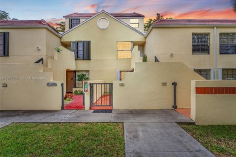 Кондоминиум с 2 спальнями в Майами, Флорида № 2017672