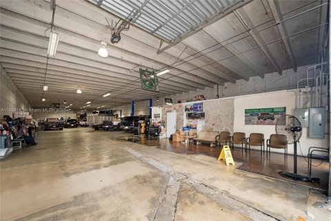 Immobilier commercial à vendre à Doral, Floride № 1941253 - photo 3