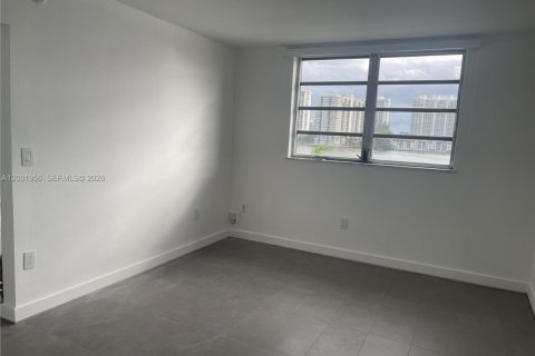 Copropriété à louer à Aventura, Floride: 1 chambre, 71.35 m2 № 2065766 - photo 10