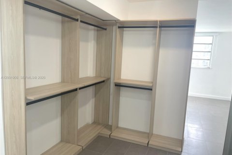 Copropriété à louer à Aventura, Floride: 1 chambre, 71.35 m2 № 2065766 - photo 17