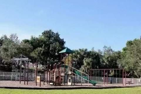 Снять в аренду виллу или дом в Уэстон, Флорида 4 спальни, 174.93м2, № 2004185 - фото 28