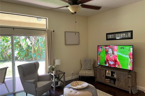 Снять в аренду виллу или дом в Уэстон, Флорида 4 спальни, 174.93м2, № 2004185 - фото 12
