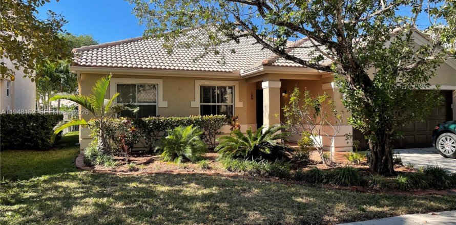 Дом в Уэстон, Флорида 4 спальни, 174.93м2 № 2004185