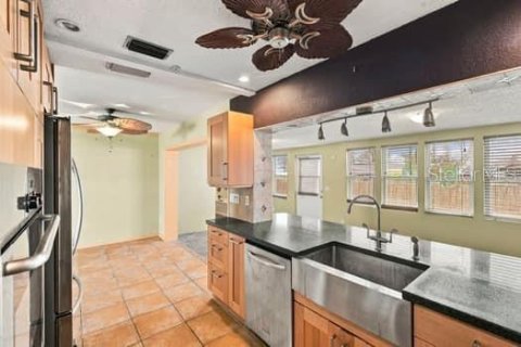 Propiedad comercial en venta en Largo, Florida, 230.3 m2 № 2418905 - foto 14