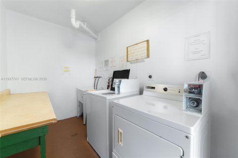 Купить кондоминиум в Лодердейл-Лейкс, Флорида 1 спальня, 71.35м2, № 1995454 - фото 23