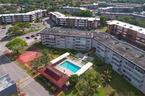 Купить кондоминиум в Лодердейл-Лейкс, Флорида 1 спальня, 71.35м2, № 1995454 - фото 24