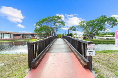 Купить кондоминиум в Лодердейл-Лейкс, Флорида 1 спальня, 71.35м2, № 1995454 - фото 22