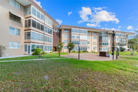 Купить кондоминиум в Лодердейл-Лейкс, Флорида 1 спальня, 71.35м2, № 1995454 - фото 20