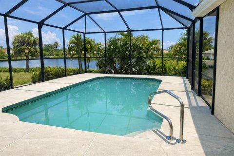 House in Port Charlotte, Florida 3 bedrooms, 140.75 sq.m. № 2217757 - photo 21