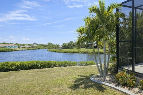House in Port Charlotte, Florida 3 bedrooms, 140.75 sq.m. № 2217757 - photo 25