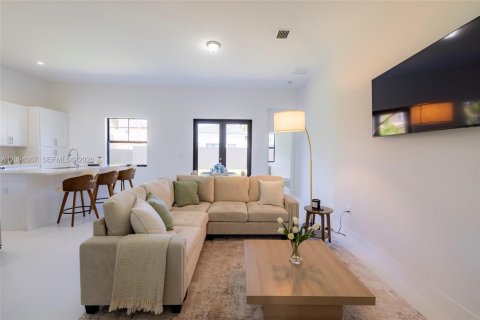 Casa en venta en Miami, Florida, 4 dormitorios № 2382015 - foto 20