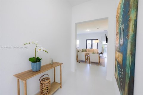 Casa en venta en Miami, Florida, 4 dormitorios № 2382015 - foto 5