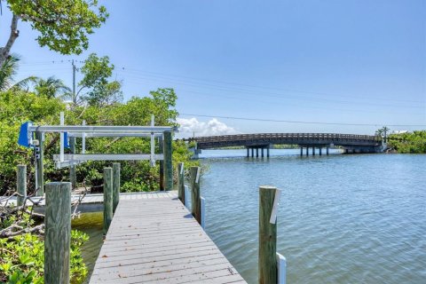 House in Placida, Florida 3 bedrooms, 222.13 sq.m. № 1911739 - photo 11