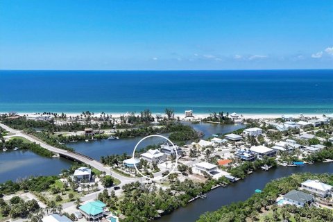 House in Placida, Florida 3 bedrooms, 222.13 sq.m. № 1911739 - photo 4