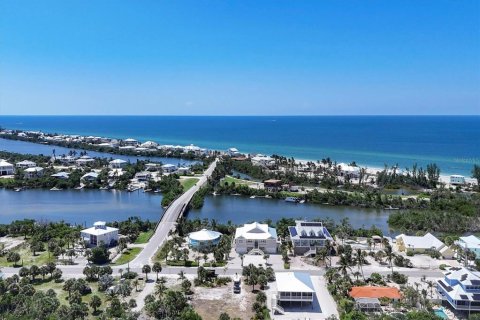 House in Placida, Florida 3 bedrooms, 222.13 sq.m. № 1911739 - photo 14