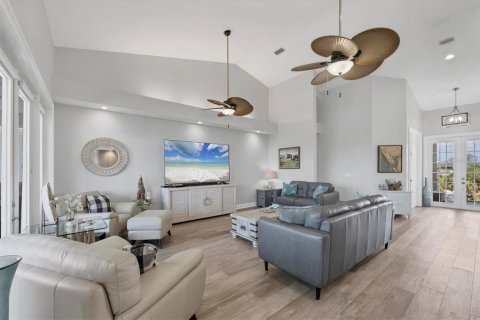 House in Placida, Florida 3 bedrooms, 222.13 sq.m. № 1911739 - photo 18