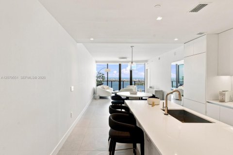 Copropriété à louer à Miami, Floride: 3 chambres, 141.4 m2 № 2340172 - photo 7