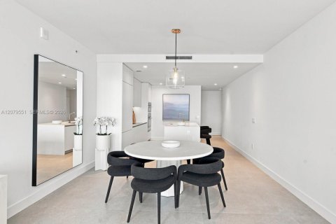 Copropriété à louer à Miami, Floride: 3 chambres, 141.4 m2 № 2340172 - photo 13