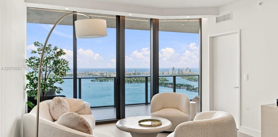 Condo à Miami, Floride, 3 chambres № 2340172