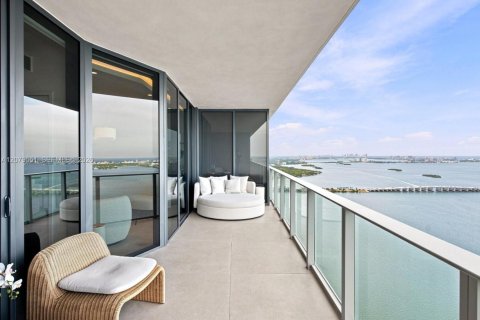 Copropriété à louer à Miami, Floride: 3 chambres, 141.4 m2 № 2340172 - photo 2