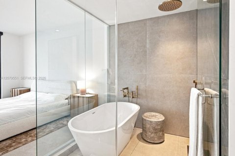 Copropriété à louer à Miami, Floride: 3 chambres, 141.4 m2 № 2340172 - photo 24