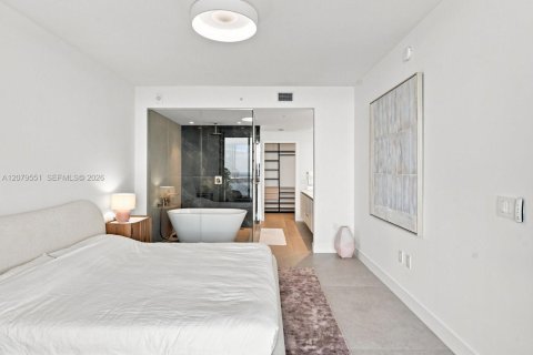 Copropriété à louer à Miami, Floride: 3 chambres, 141.4 m2 № 2340172 - photo 17