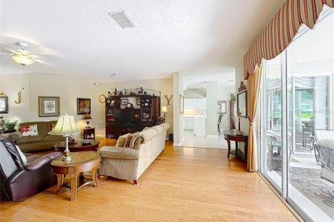 House in Clermont, Florida 3 bedrooms, 188.87 sq.m. № 1720842 - photo 9
