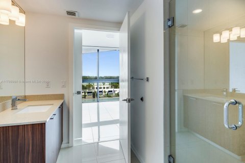 Condo in Doral, Florida, 1 bedroom  № 1746064 - photo 13