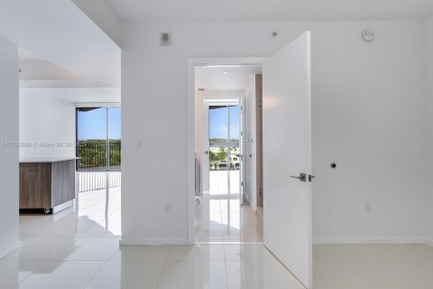 Condo in Doral, Florida, 1 bedroom  № 1746064 - photo 11