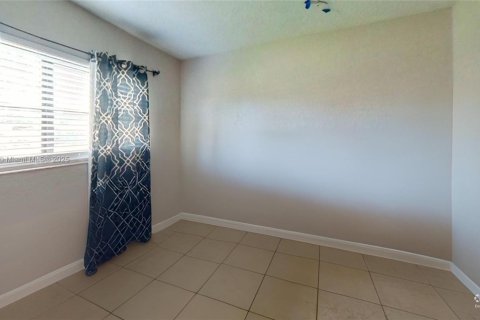 Casa en venta en Fort Lauderdale, Florida, 3 dormitorios, 99.03 m2 № 1928535 - foto 4