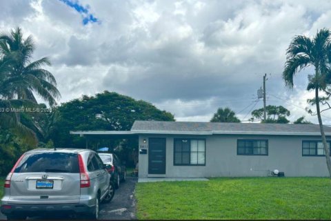 Casa en venta en Fort Lauderdale, Florida, 3 dormitorios, 99.03 m2 № 1928535 - foto 1
