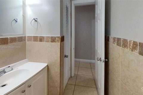 Casa en venta en Fort Lauderdale, Florida, 3 dormitorios, 99.03 m2 № 1928535 - foto 7
