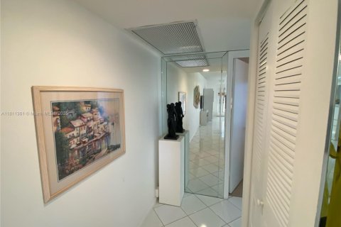 Купить кондоминиум в Коконат Крик, Флорида 1 спальня, 74.14м2, № 2053661 - фото 18