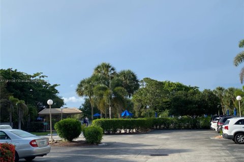 Купить кондоминиум в Коконат Крик, Флорида 1 спальня, 74.14м2, № 2053661 - фото 25