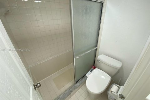 Купить кондоминиум в Коконат Крик, Флорида 1 спальня, 74.14м2, № 2053661 - фото 13